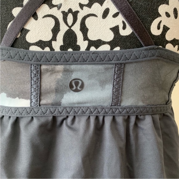Lululemon rehearsal reversible tank grey 6 great condition - Picture 9 of 12